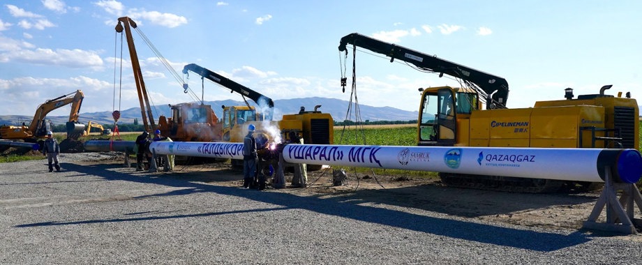 Kazakhstan Taldykorgan-Usharal gas pipeline.jpg
