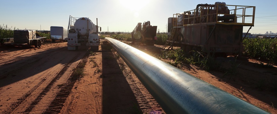 Pipeline with rail - 1200.jpg
