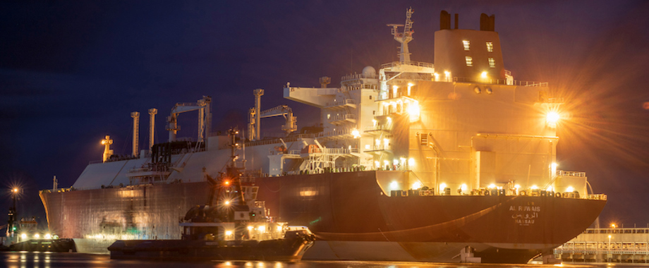 LNG Vessel - Night- Port- LNG Terminal 800.jpg