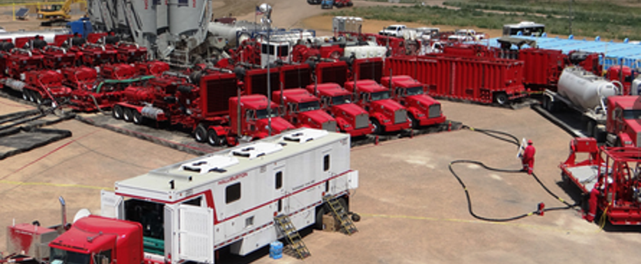 halliburtong-fracturing-truck-fleet.png